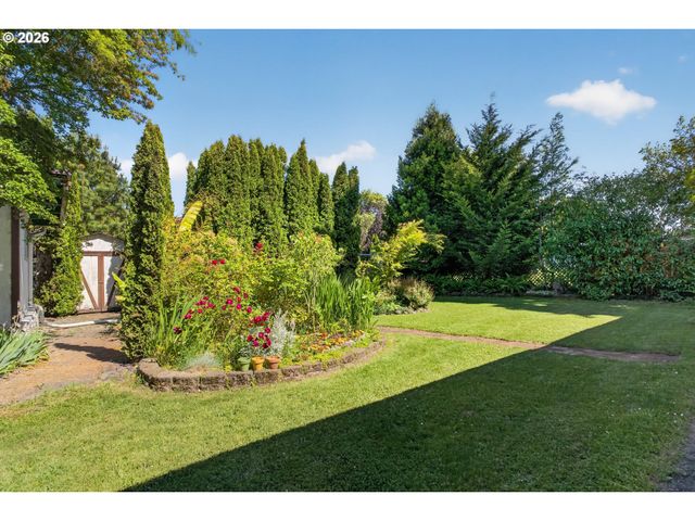 2245 DEVOS St, Eugene, OR 97402