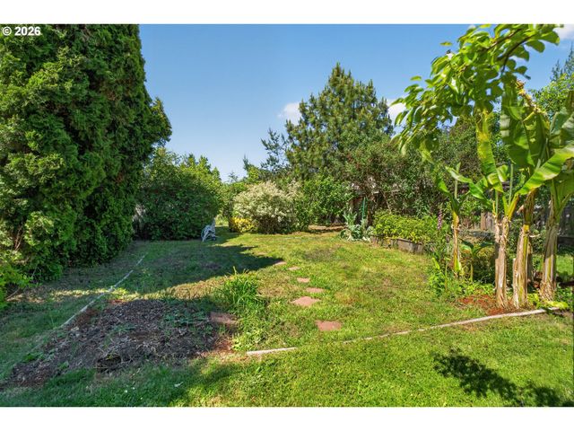 2245 DEVOS St, Eugene, OR 97402