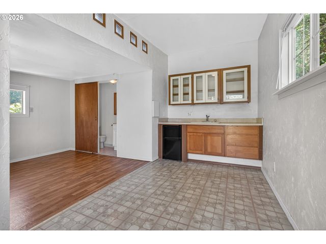 2245 DEVOS St, Eugene, OR 97402