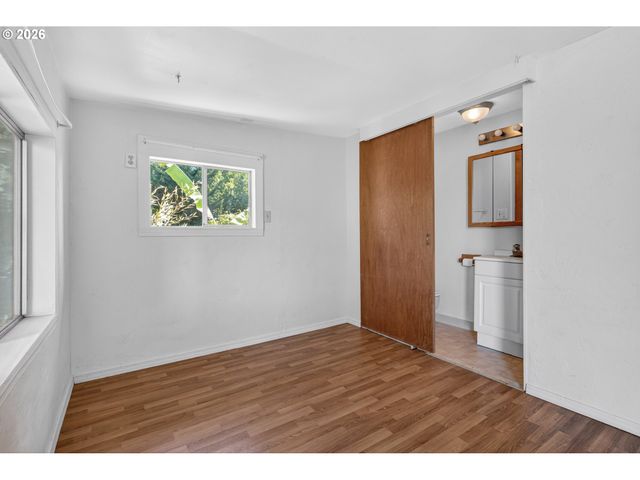 2245 DEVOS St, Eugene, OR 97402
