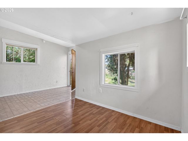 2245 DEVOS St, Eugene, OR 97402