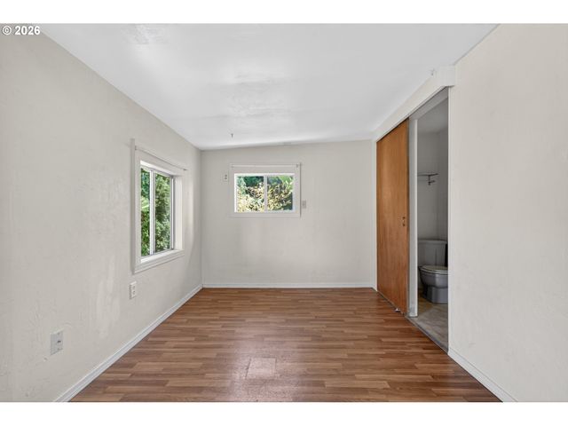 2245 DEVOS St, Eugene, OR 97402