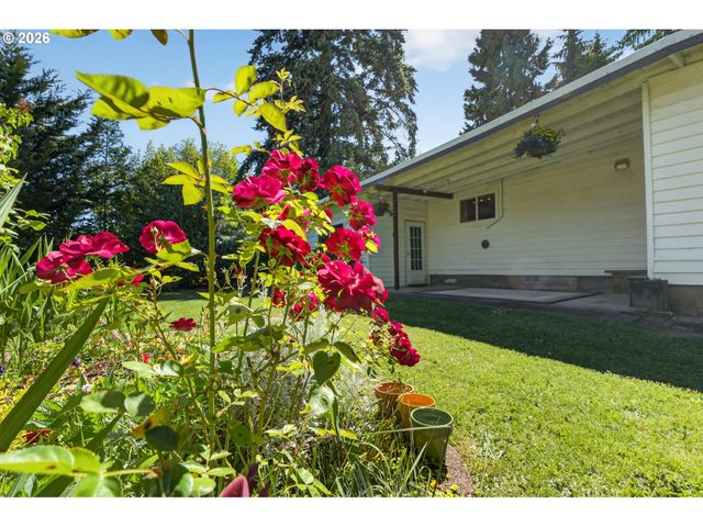 2245 DEVOS St, Eugene, OR 97402