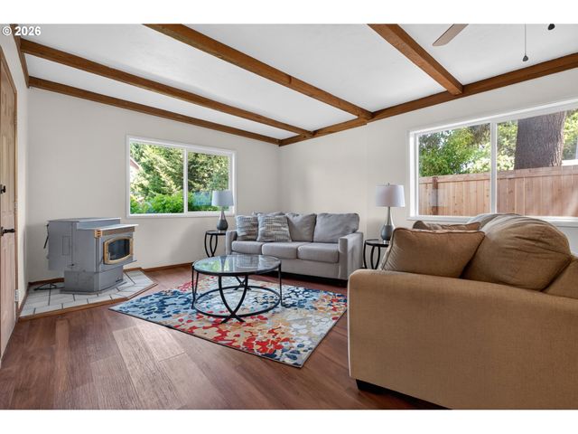 2245 DEVOS St, Eugene, OR 97402