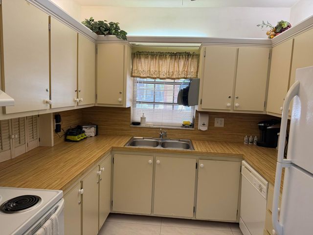 255 S Cypress Road 339, Pompano Beach, FL 33060