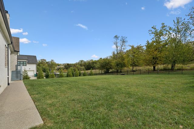 1898 Traditions Cir, Brentwood, TN 37027