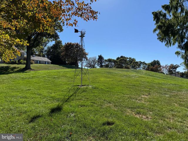 .39+- ACRES CRESTWOOD DRIVE, Chambersburg, PA 17202