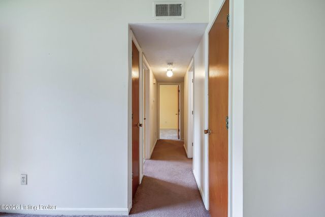 9316 Coolridge Dr, Louisville, KY 40229