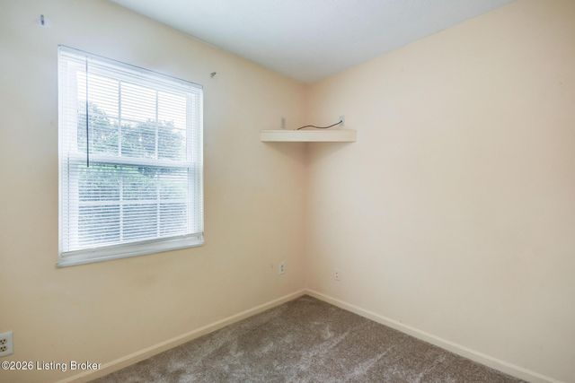 9316 Coolridge Dr, Louisville, KY 40229