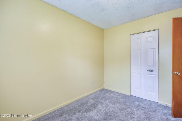 9316 Coolridge Dr, Louisville, KY 40229