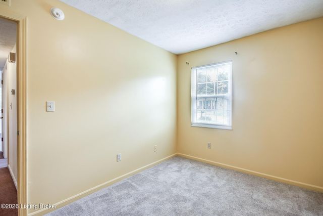 9316 Coolridge Dr, Louisville, KY 40229