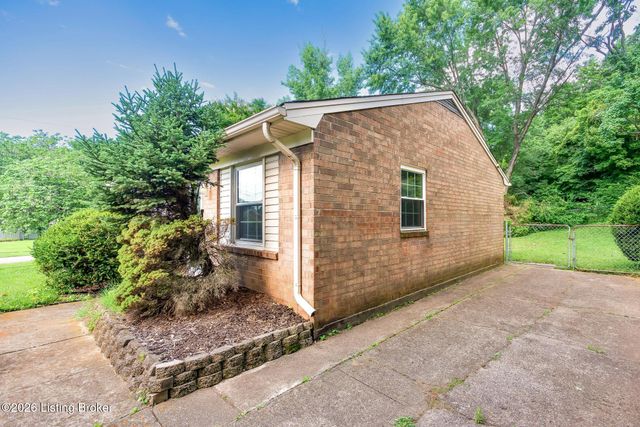 9316 Coolridge Dr, Louisville, KY 40229