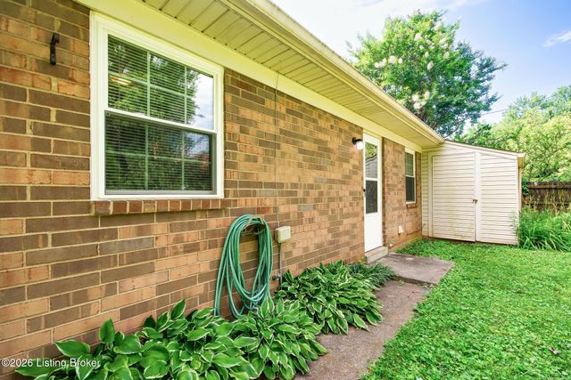 9316 Coolridge Dr, Louisville, KY 40229
