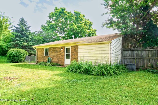 9316 Coolridge Dr, Louisville, KY 40229