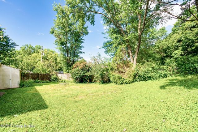 9316 Coolridge Dr, Louisville, KY 40229