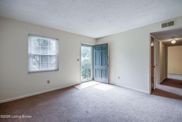 9316 Coolridge Dr, Louisville, KY 40229