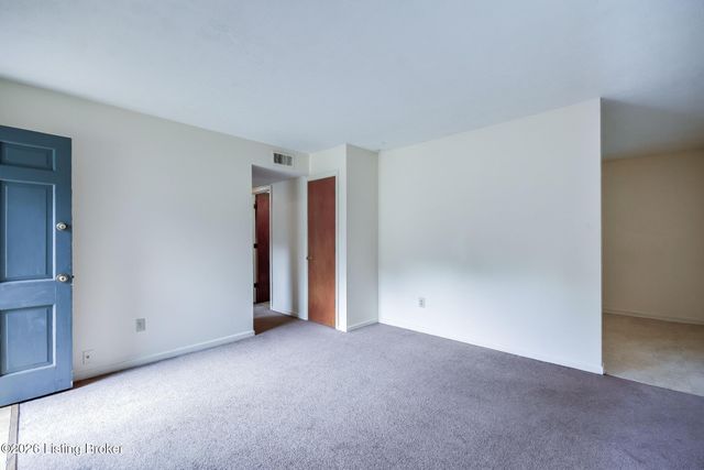 9316 Coolridge Dr, Louisville, KY 40229