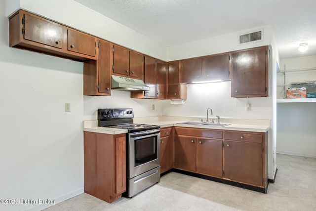 9316 Coolridge Dr, Louisville, KY 40229