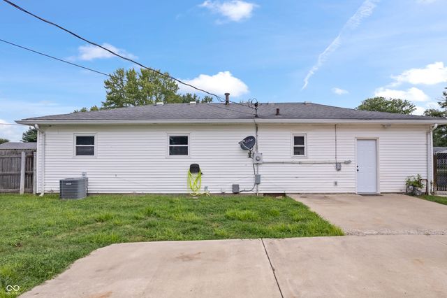 207 Center Drive, Mooresville, IN 46158