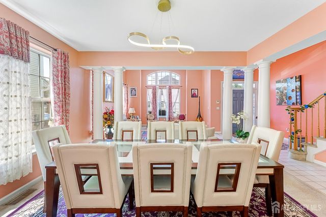 16 Bermuda Dunes Drive, Monroe, NJ 08831