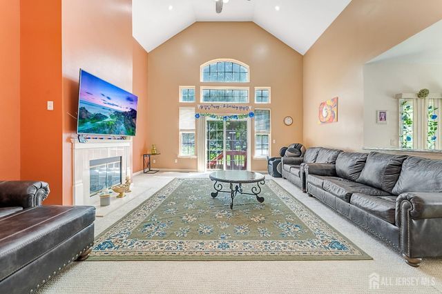 16 Bermuda Dunes Drive, Monroe, NJ 08831