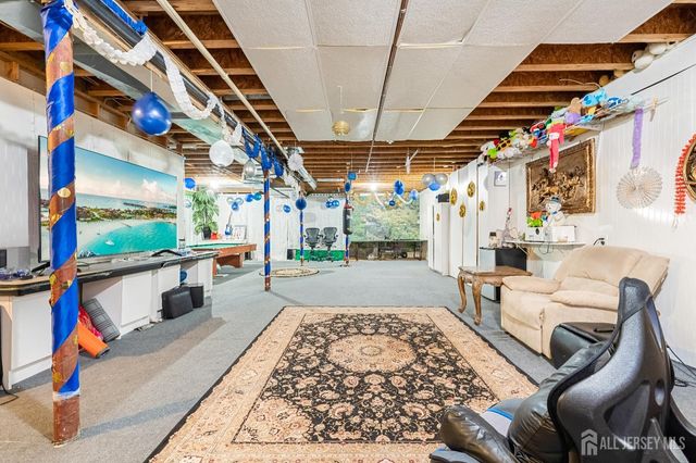 16 Bermuda Dunes Drive, Monroe, NJ 08831