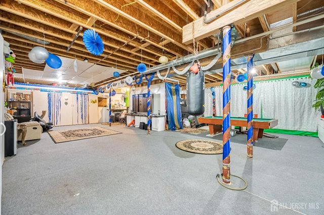 16 Bermuda Dunes Drive, Monroe, NJ 08831