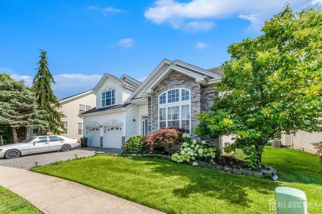 16 Bermuda Dunes Drive, Monroe, NJ 08831