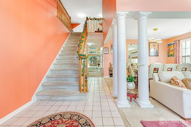 16 Bermuda Dunes Drive, Monroe, NJ 08831