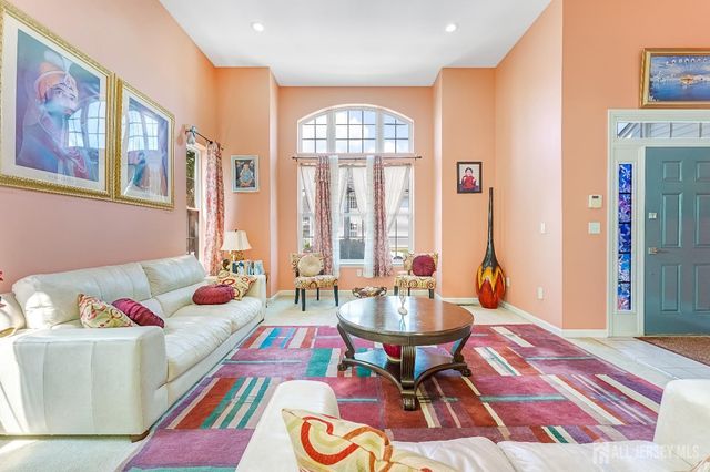 16 Bermuda Dunes Drive, Monroe, NJ 08831