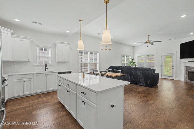 7494 Crosswinds Boulevard, Hernando, MS 38632