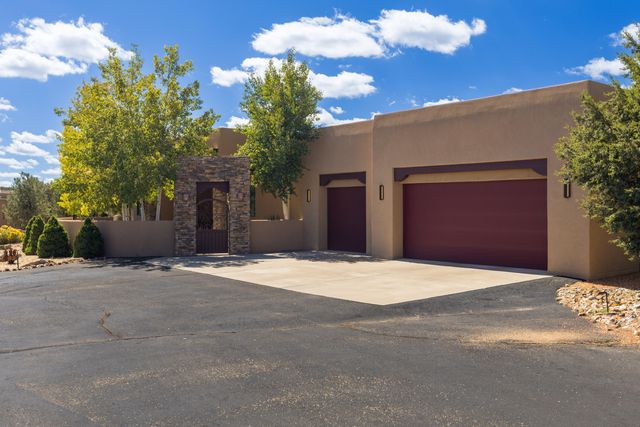 21 Broken Arrow Place, Sandia Park, NM 87047