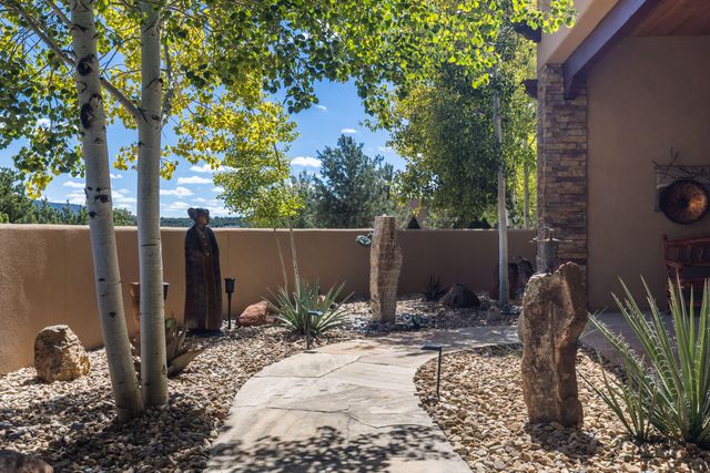 21 Broken Arrow Place, Sandia Park, NM 87047