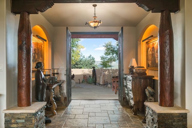 21 Broken Arrow Place, Sandia Park, NM 87047