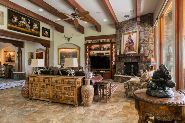 21 Broken Arrow Place, Sandia Park, NM 87047