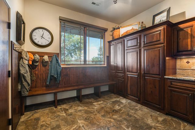 21 Broken Arrow Place, Sandia Park, NM 87047