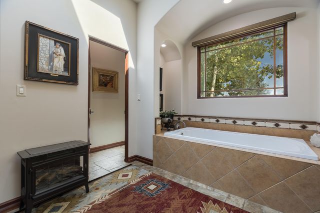 21 Broken Arrow Place, Sandia Park, NM 87047