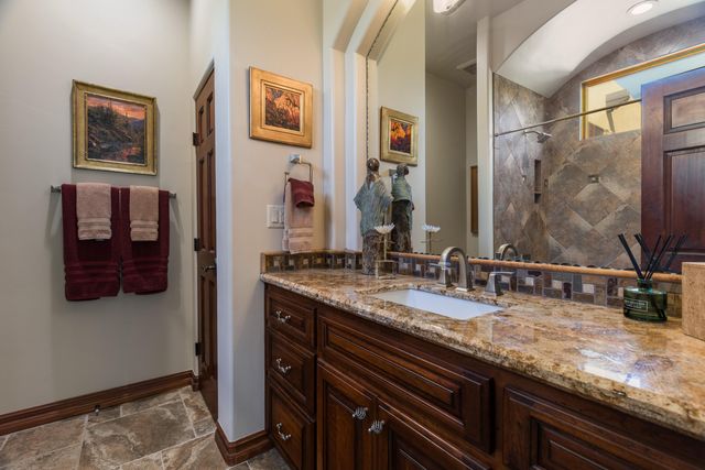 21 Broken Arrow Place, Sandia Park, NM 87047