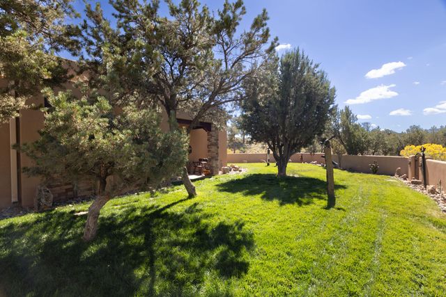 21 Broken Arrow Place, Sandia Park, NM 87047