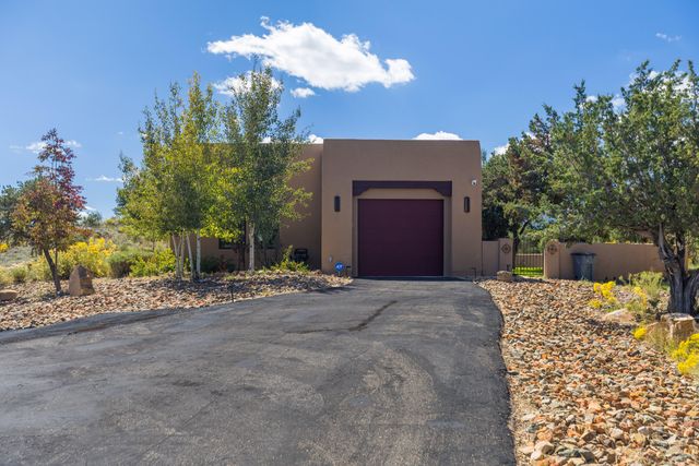 21 Broken Arrow Place, Sandia Park, NM 87047