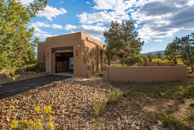 21 Broken Arrow Place, Sandia Park, NM 87047