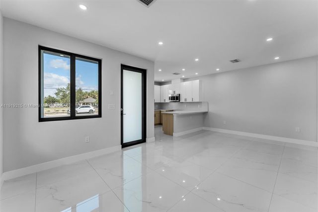 12344 SW 219th St, Miami, FL 33170