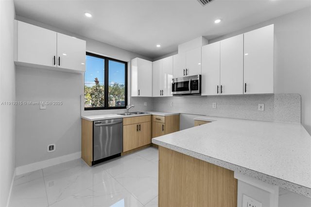 12344 SW 219th St, Miami, FL 33170