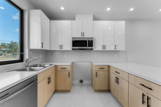 12344 SW 219th St, Miami, FL 33170