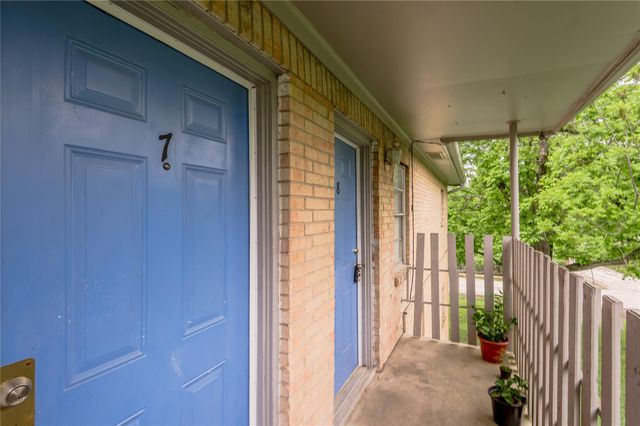 525 12th Street 8, Huntsville, TX 77340