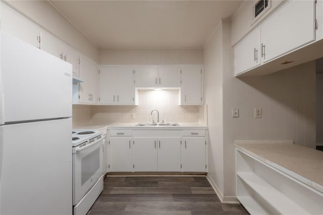 525 12th Street 8, Huntsville, TX 77340
