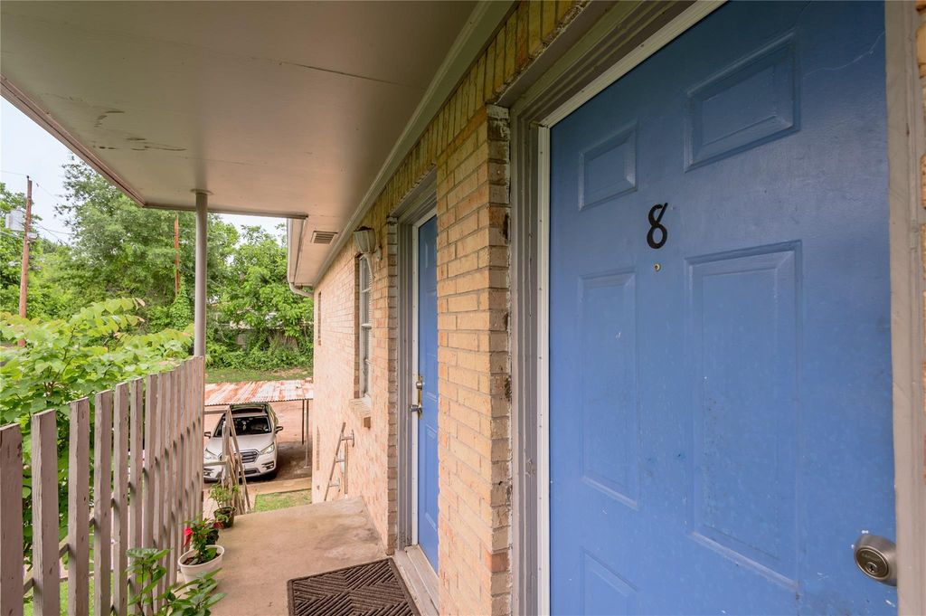 525 12th Street 8, Huntsville, TX 77340