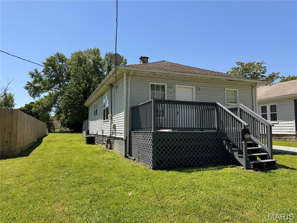 2217 Locust Avenue, Alton, IL 62002