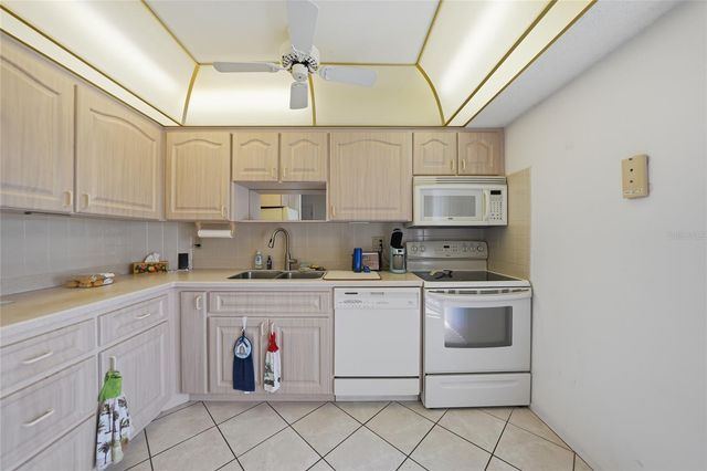 9 QUAILS RUN BOULEVARD 12, Englewood, FL 34223