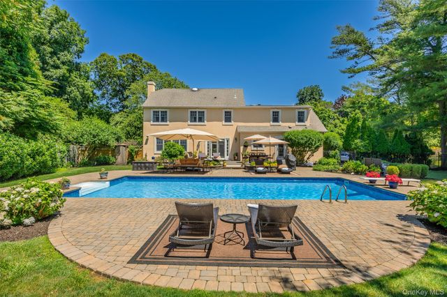 14 Fairway Drive, Port Jefferson, NY 11777